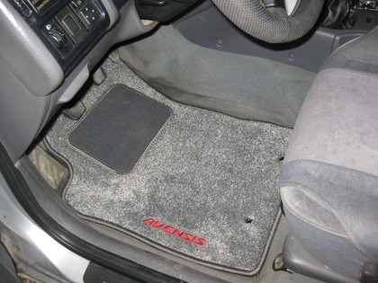 Коврики на Toyota Avensis I 1997 - 2002 в Новороссийске