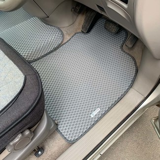 Коврики на Toyota Estima II 2000 - 2005 в Новороссийске