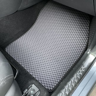 Коврики на Toyota C-HR 2016 - 2025 в Новороссийске