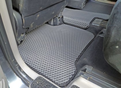 Коврики на Mitsubishi Grandis 2003 - 2009 в Новороссийске