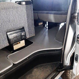 Коврики на Mitsubishi Delica 4 1994 - 2007 в Новороссийске