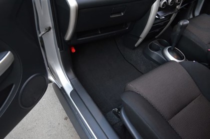 Коврики на Toyota Ist I 2002 - 2007 в Новороссийске
