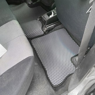 Коврики на Daihatsu Storia 1998 - 2004 в Новороссийске