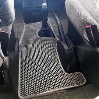 Коврики на Mitsubishi Delica 4 1994 - 2007 в Новороссийске