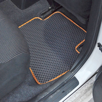 Коврики на Nissan Tiida (C11) 2004 - 2014 в Новороссийске