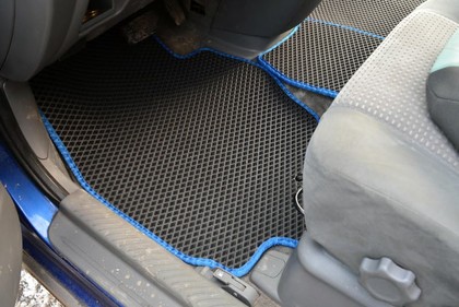Коврики на Mazda MPV II 1999 - 2006 в Новороссийске