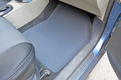 Ворсовые коврики на Toyota Yaris II 2005 - 2011 в Новороссийске