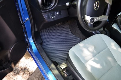 Коврики на Toyota Prius C 2011 - 2021 в Новороссийске