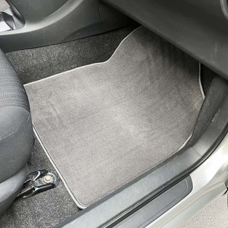 Коврики на Toyota Auris I 2006 - 2012 в Новороссийске