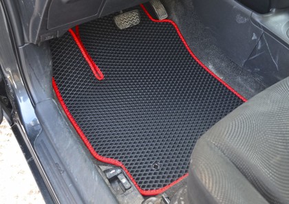 Ворсовые коврики на Toyota Yaris II 2005 - 2011 в Новороссийске