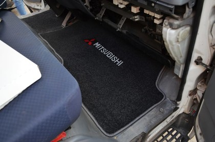 Коврики на Mitsubishi Fuso Canter VII широкая кабина 2002 - 2017 в Новороссийске