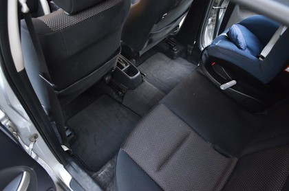 Коврики на Toyota Ist I 2002 - 2007 в Новороссийске