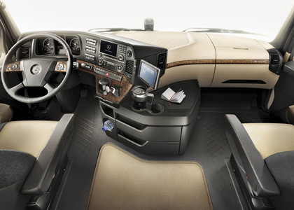 Коврики на Mercedes Actros MP4 MP5 тягач GigaSpace 2011 - 2025 в Новороссийске