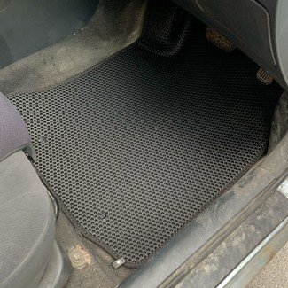 Коврики на Toyota Allex 2001 - 2006 в Новороссийске