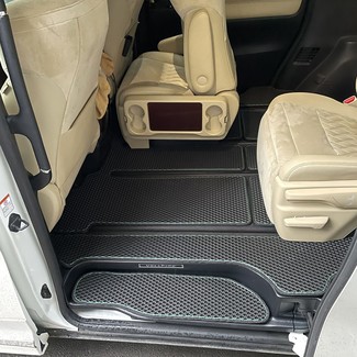 Коврики на Toyota Vellfire (H30) 2015 - 2023 в Новороссийске