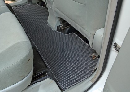 Коврики на Toyota Prius Alpha 2011 - 2021 в Новороссийске