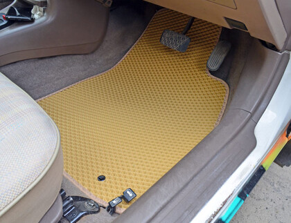 Коврики на Toyota Cynos (L50) 1995&nbsp;-&nbsp;1999 в Новороссийске