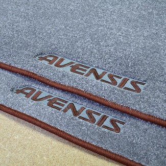 Коврики на Toyota Avensis II 2002 - 2008 в Новороссийске