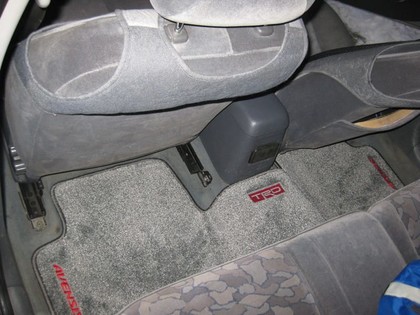 Коврики на Toyota Avensis I 1997 - 2002 в Новороссийске