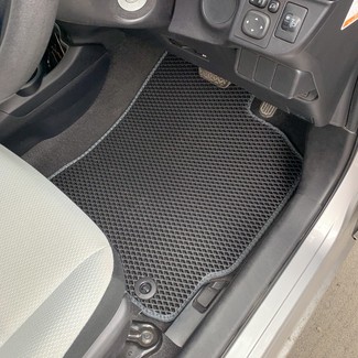 Коврики на Toyota Aqua (P10) 2011 - 2021 в Новороссийске