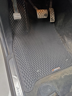 Коврики на Jeep Grand Cherokee (WK2) 2010 - 2022 в Новороссийске