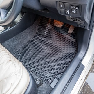 Коврики на Toyota Prius (30) 2009 - 2016 в Новороссийске