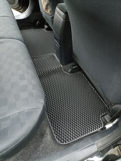 Ворсовые коврики на Toyota Corolla Axio (E14) 2006 - 2012 в Новороссийске Ворсовые коврики на Toyota Corolla Axio (E14) 2006 - 2012 в Новороссийске