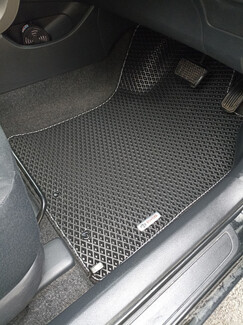 Ворсовые коврики на Toyota Corolla Axio (E14) 2006 - 2012 в Новороссийске Ворсовые коврики на Toyota Corolla Axio (E14) 2006 - 2012 в Новороссийске