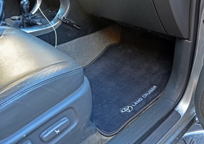 Ворсовые коврики на Toyota Land Cruiser Prado 120 2002 - 2009 в Новороссийске