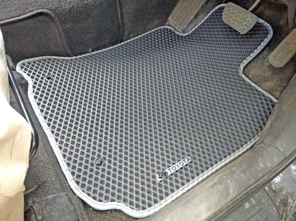 Коврики на Toyota Wish I 2003 - 2009 в Новороссийске