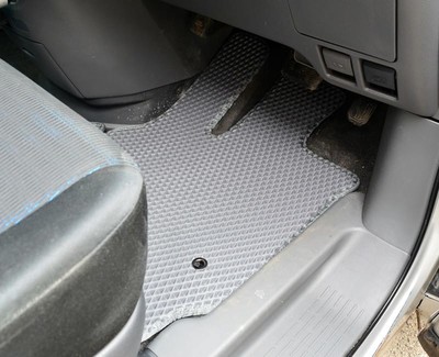 Коврики на Toyota Voxy (R70) 2007 - 2013 в Новороссийске