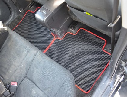 Ворсовые коврики на Toyota Yaris II 2005 - 2011 в Новороссийске