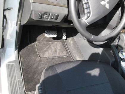 Коврики на Mitsubishi Pajero IV 2006 - 2021 в Новороссийске