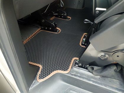 Коврики на Volkswagen Caravelle (T6) 2015 - 2019 в Новороссийске