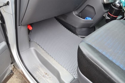 Коврики на Toyota Voxy (R70) 2007 - 2013 в Новороссийске