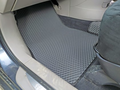 Коврики на Mitsubishi Grandis 2003 - 2009 в Новороссийске