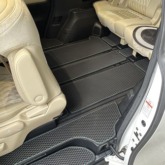 Коврики на Toyota Vellfire (H30) 2015 - 2023 в Новороссийске